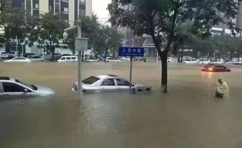河南洪水之中，心理的創(chuàng)傷如何撫平？