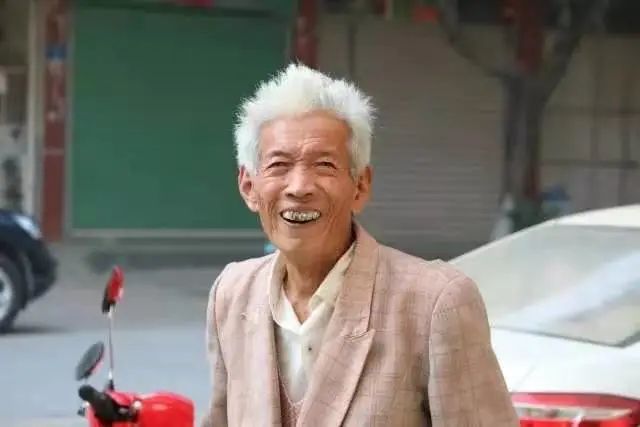 老年人經(jīng)常獨(dú)處，孤獨(dú)心理如何面對(duì)？