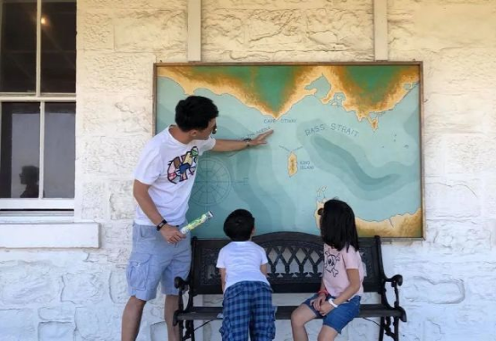 孩子非常害怕自己的爸爸、會讓孩子變成雙面人