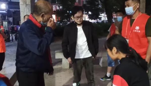 愛不是控制和索取、愛需要接納和尊重